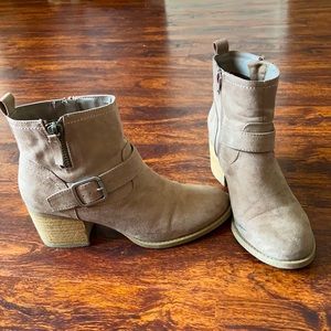 Light brown booties